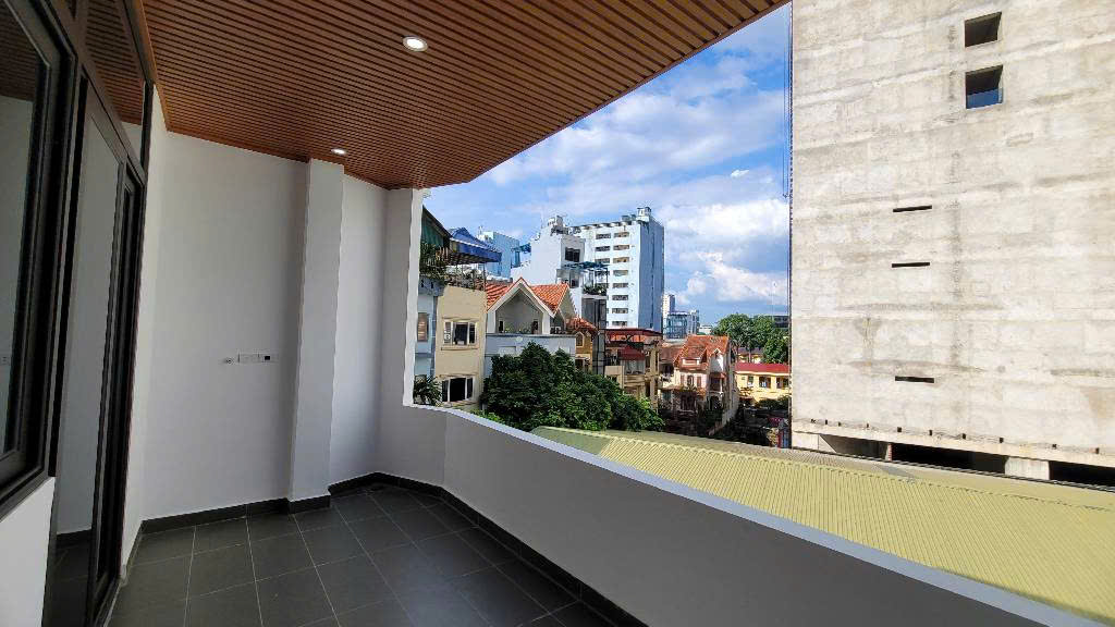 Nhà phố Nguyễn Thị Định nhà h.i.ế.m DT 42m2 × 5 tầng MT 5.4m giá 14.3 t.ỷ